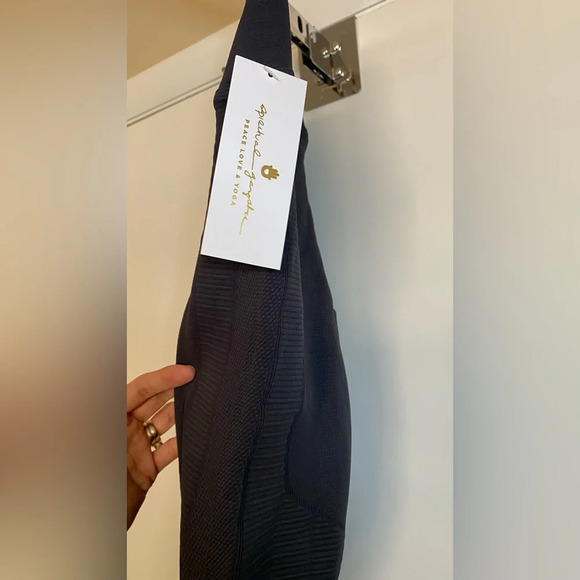 NWT Spiritual Gangster Textured Dark Gray Leggings Size XS/S - Picture 3 of 7